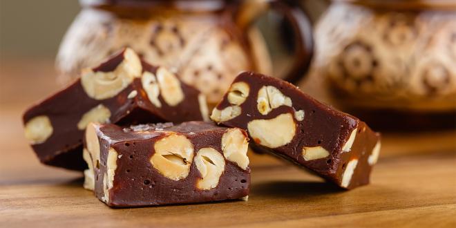 sliced fudge with cashews