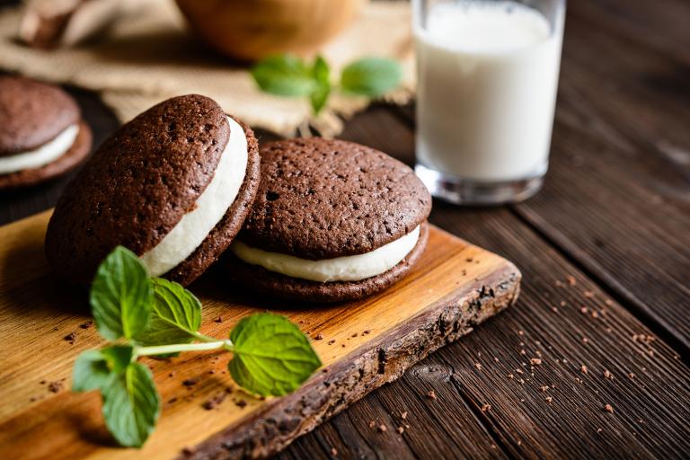 a plate of fresh homemade whoopie pies